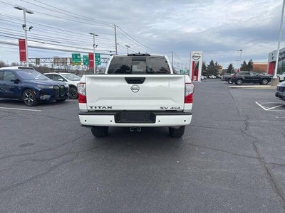 2023 Nissan Titan 4x4 Crew Cab SV