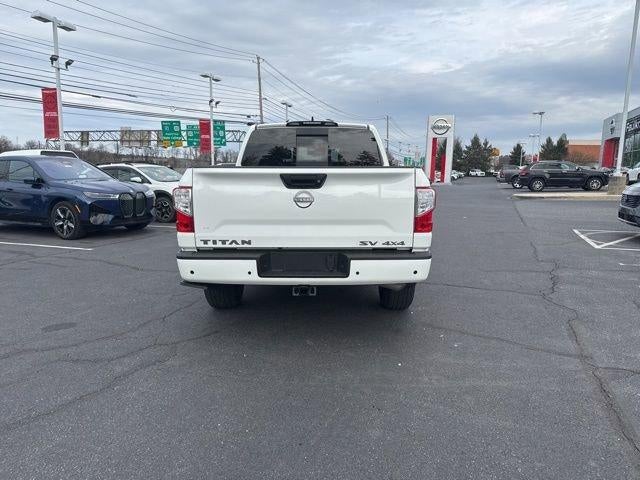 2023 Nissan Titan 4x4 Crew Cab SV