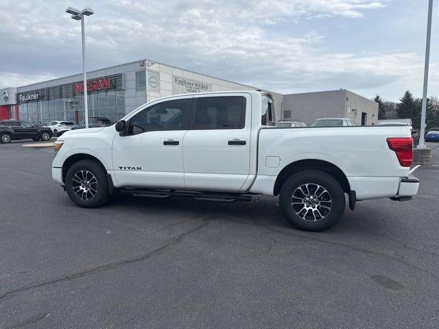 2023 Nissan Titan 4x4 Crew Cab SV