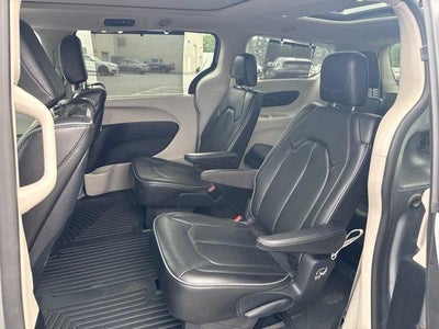 2020 Chrysler Pacifica Limited FWD