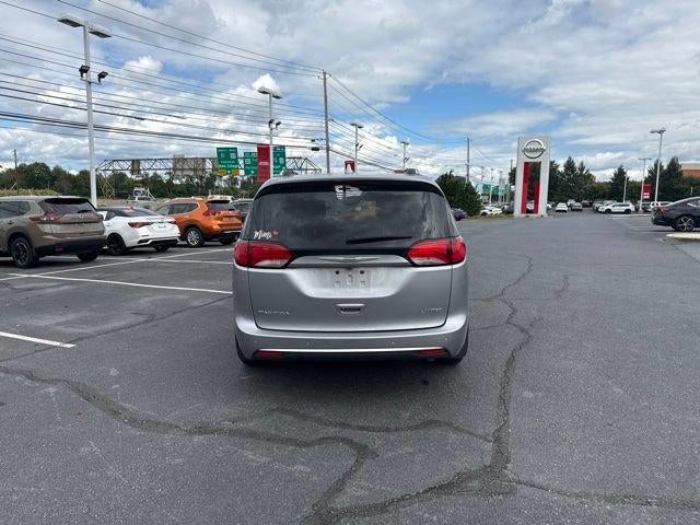 2020 Chrysler Pacifica Limited FWD