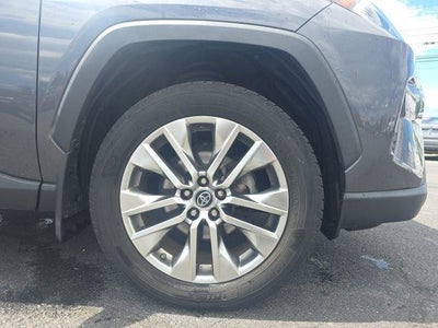 2019 Toyota RAV4 XLE Premium AWD (Natl)