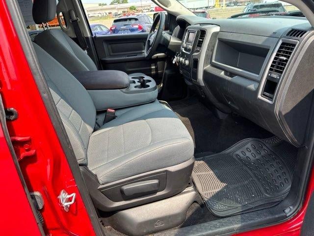 2017 RAM 1500 Express 4x2 Crew Cab 5'7" Box
