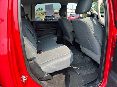 2017 RAM 1500 Express 4x2 Crew Cab 5'7" Box