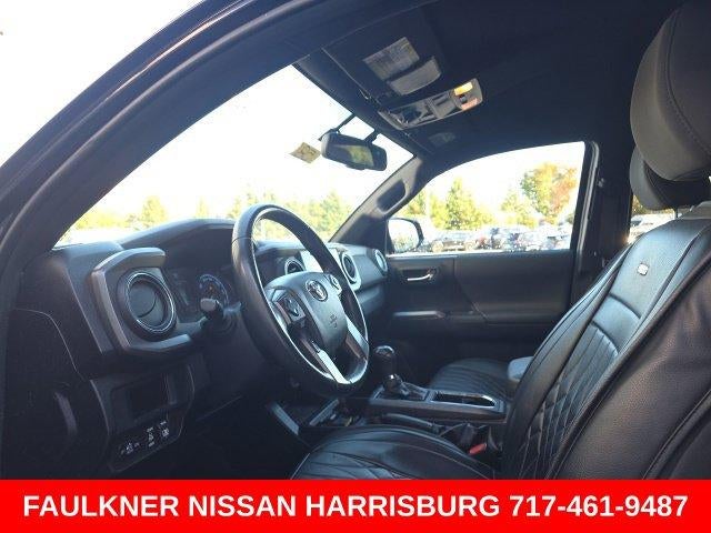 2017 Toyota Tacoma TRD Off Road Double Cab 5' Bed V6 4x4 AT (Natl)