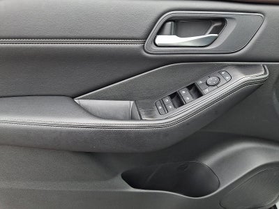 2023 Nissan Rogue AWD SV *Ltd Avail*