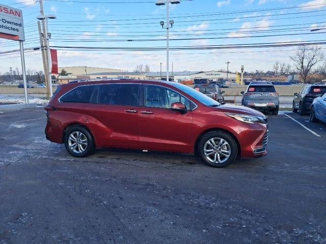 2022 Toyota Sienna Platinum AWD 7-Passenger (GS)