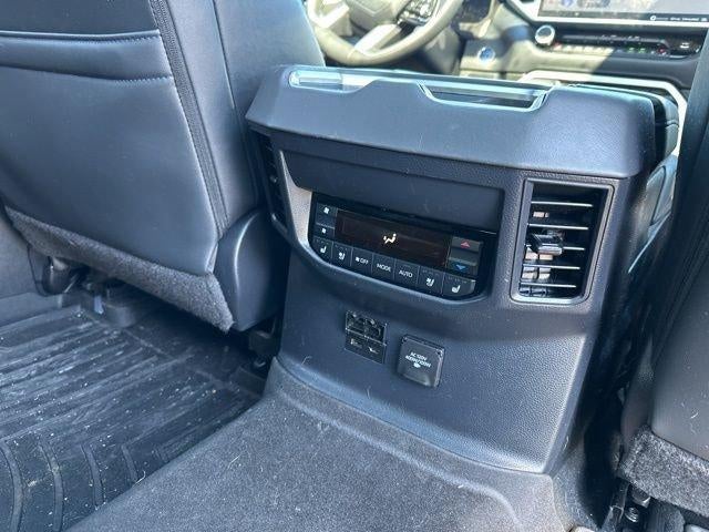 2023 Toyota Sequoia Platinum 4WD (Natl)