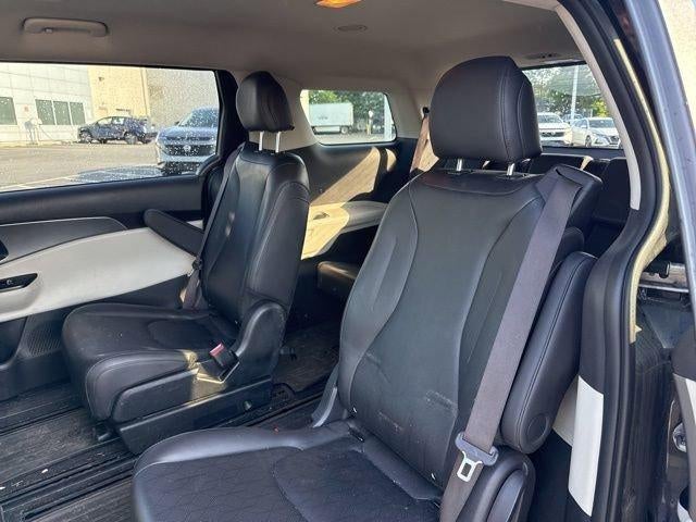 2022 Kia Carnival LXS FWD
