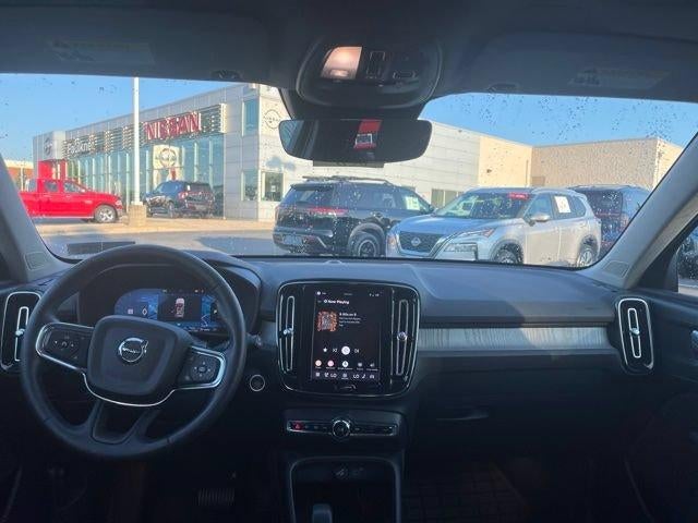 2025 Volvo XC40 B5 AWD Core Bright Theme