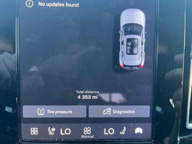2025 Volvo XC40 B5 AWD Core Bright Theme