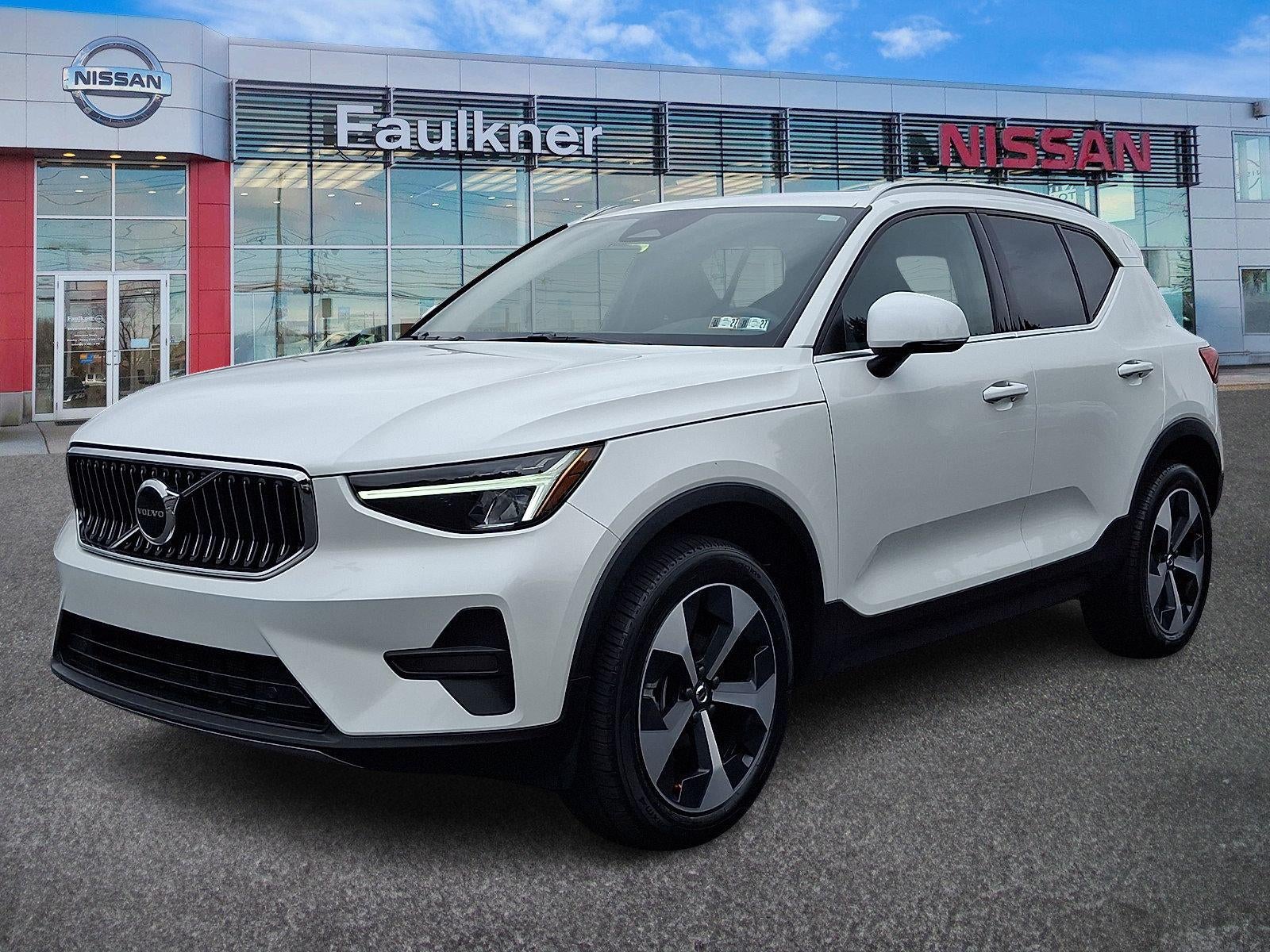 2025 Volvo XC40 B5 AWD Core Bright Theme