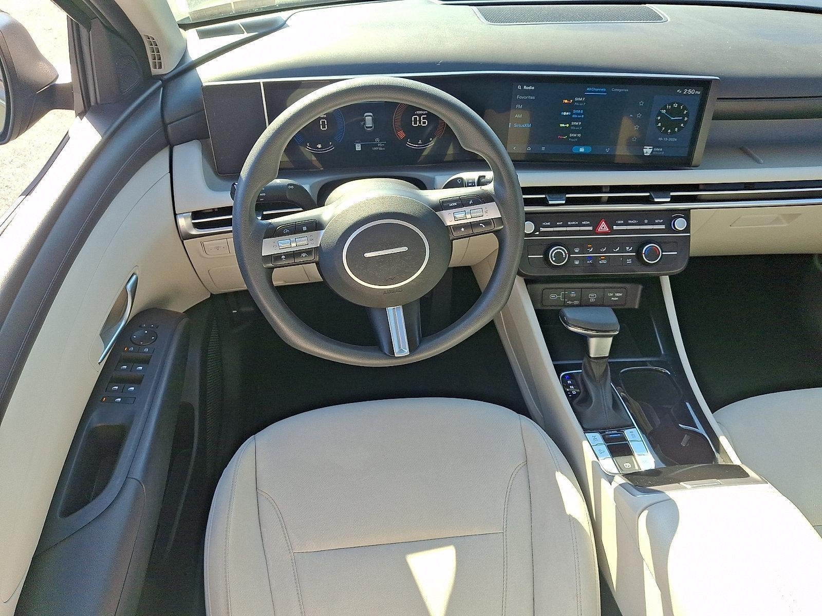 2025 Hyundai Tucson SE - Photo 11