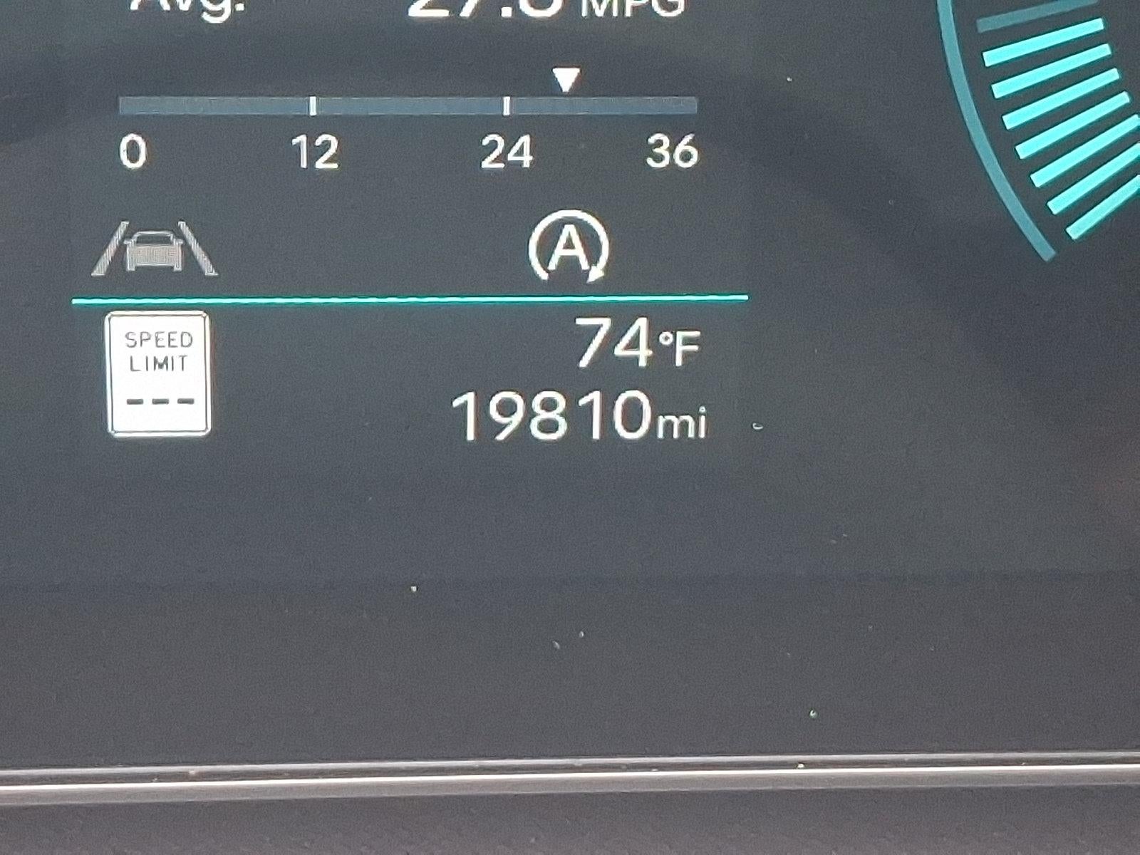 2025 Hyundai SANTA FE SE