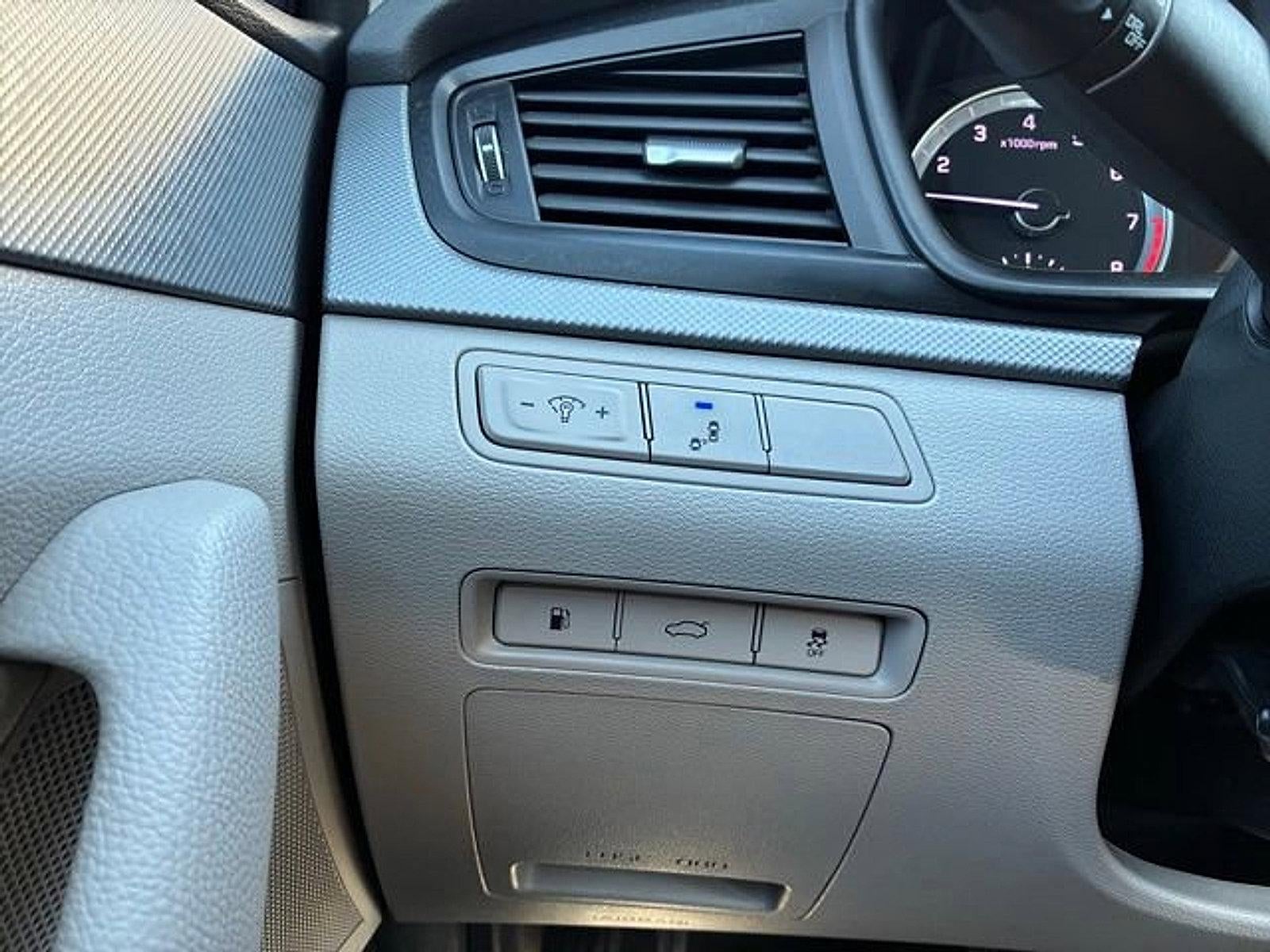 2018 Hyundai SONATA SEL