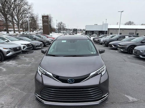 2023 Toyota Sienna Limited