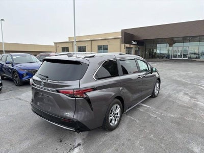 2023 Toyota Sienna Limited