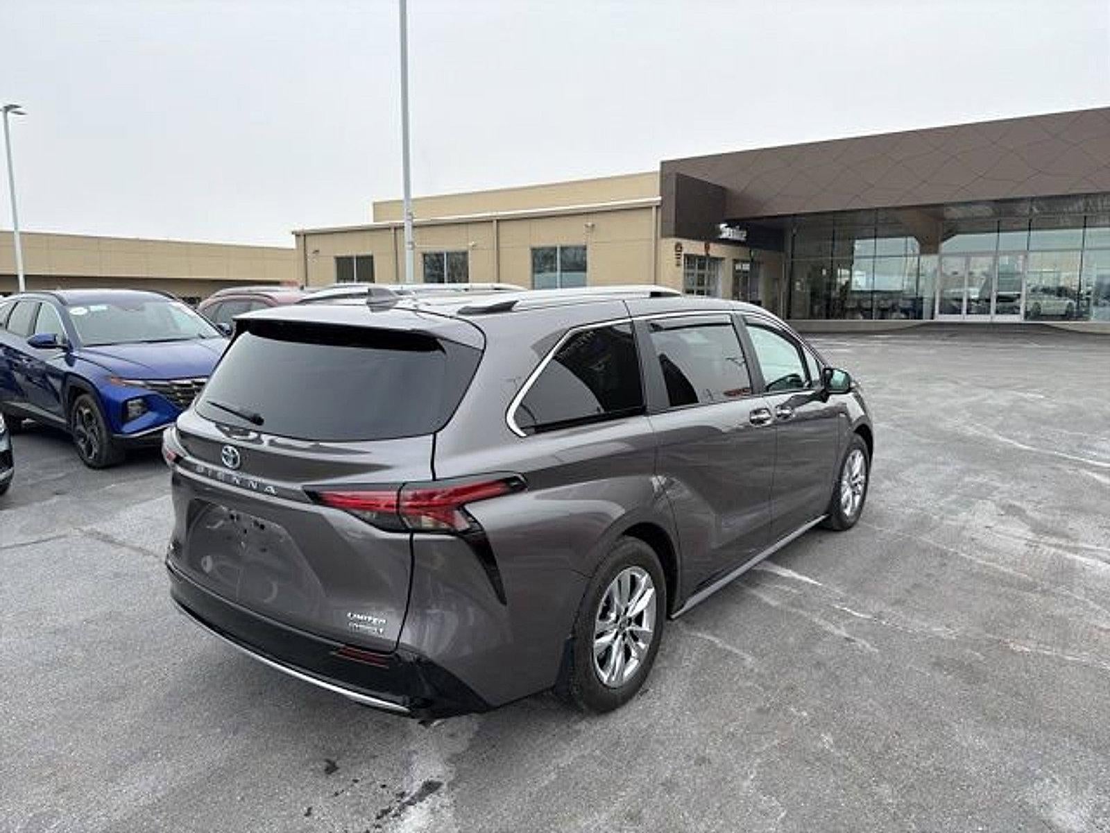 2023 Toyota Sienna Limited