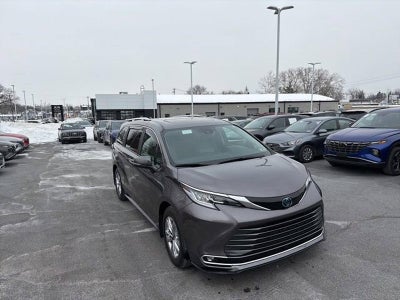 2023 Toyota Sienna Limited