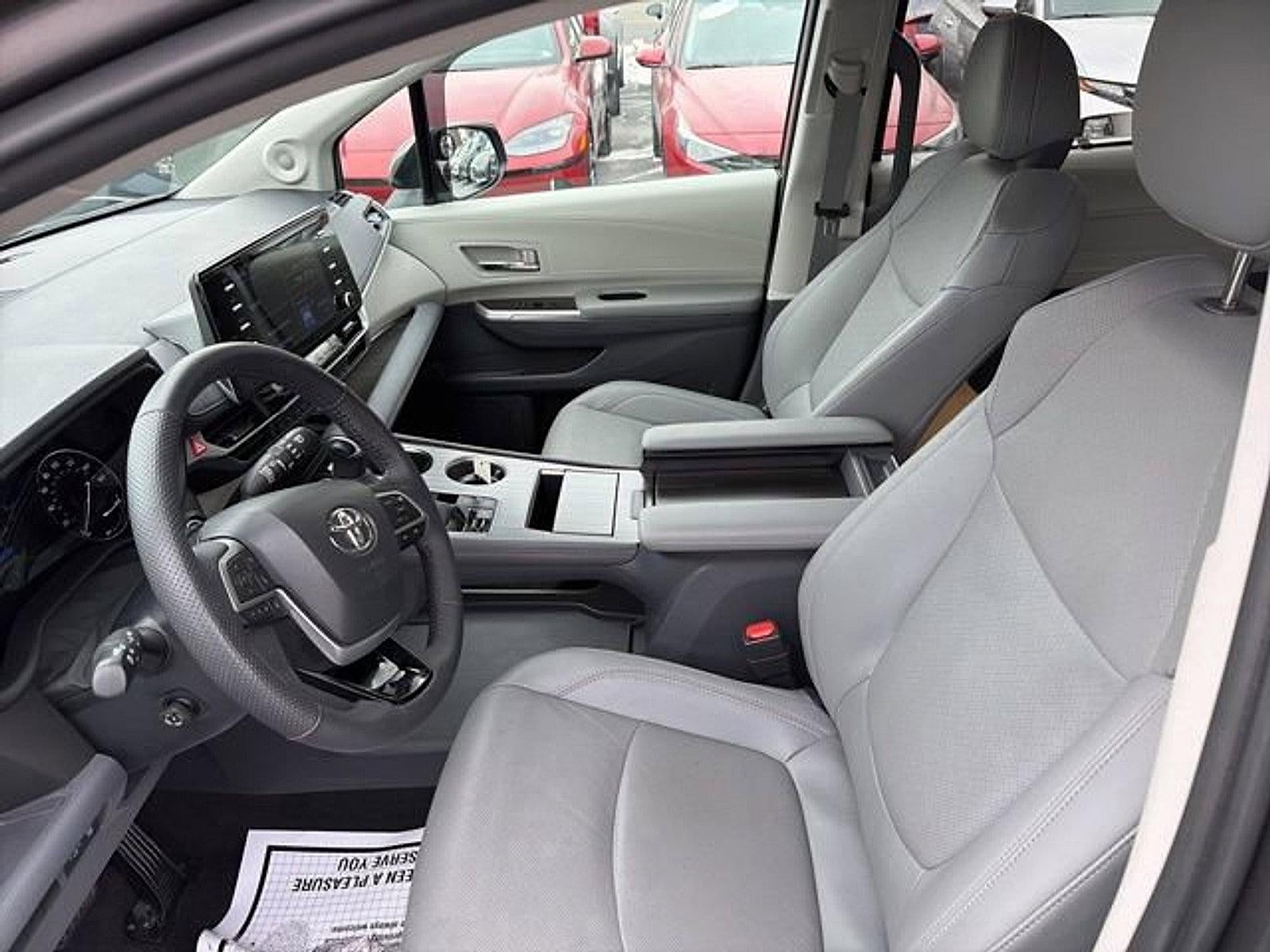 2023 Toyota Sienna Limited