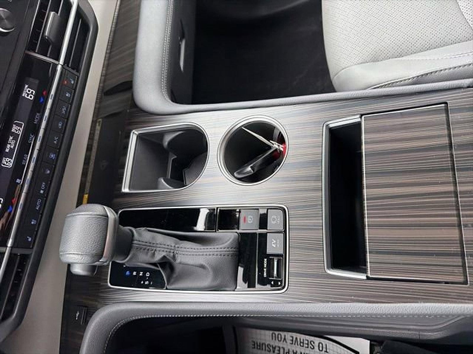 2023 Toyota Sienna Limited