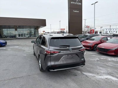 2023 Toyota Sienna Limited