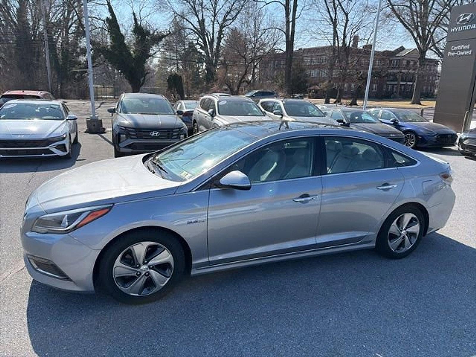 2016 Hyundai SONATA HYBRID Limited