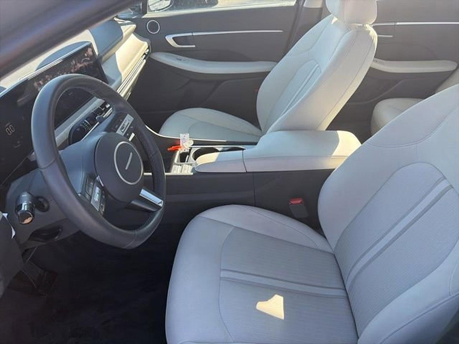 2025 Hyundai SONATA HYBRID SEL