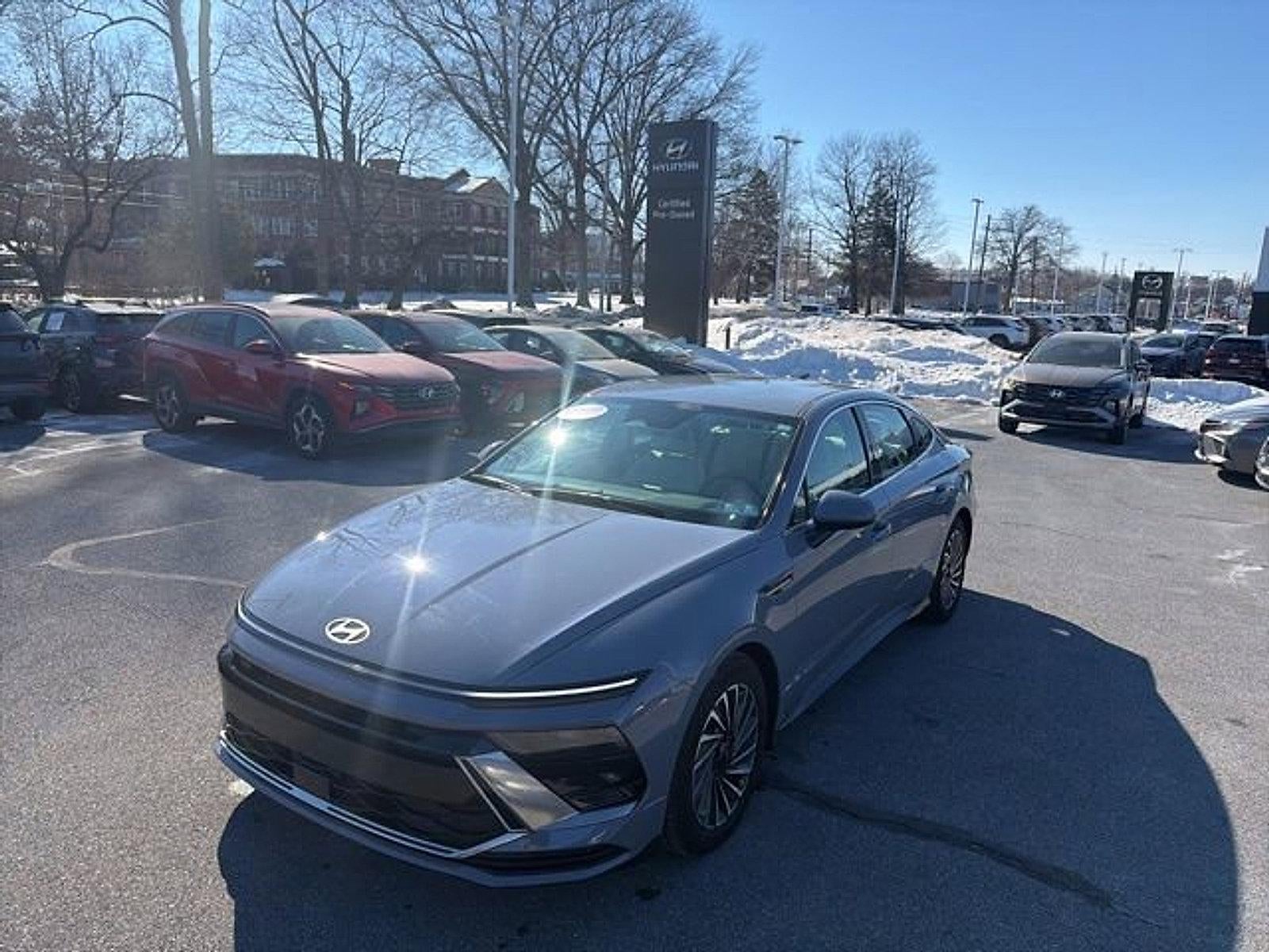 2025 Hyundai SONATA HYBRID SEL