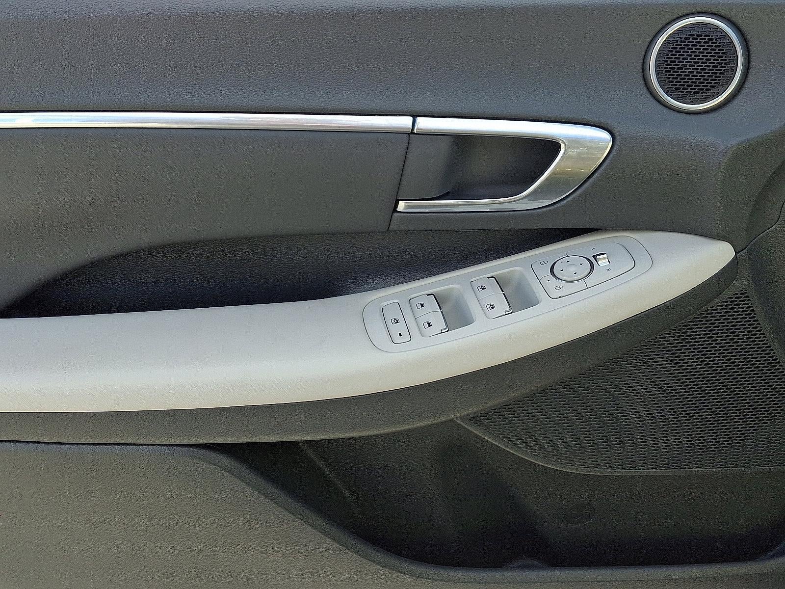 2022 Hyundai SONATA SEL