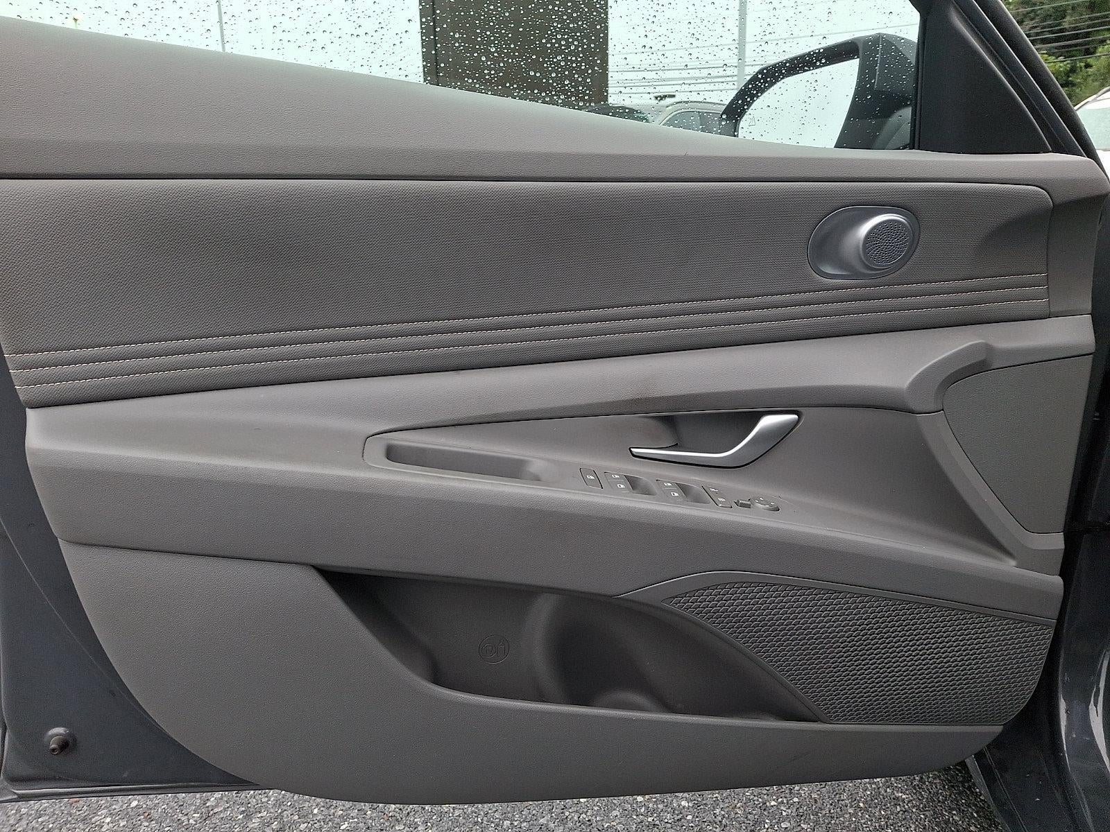 2024 Hyundai Elantra SEL - Photo 12