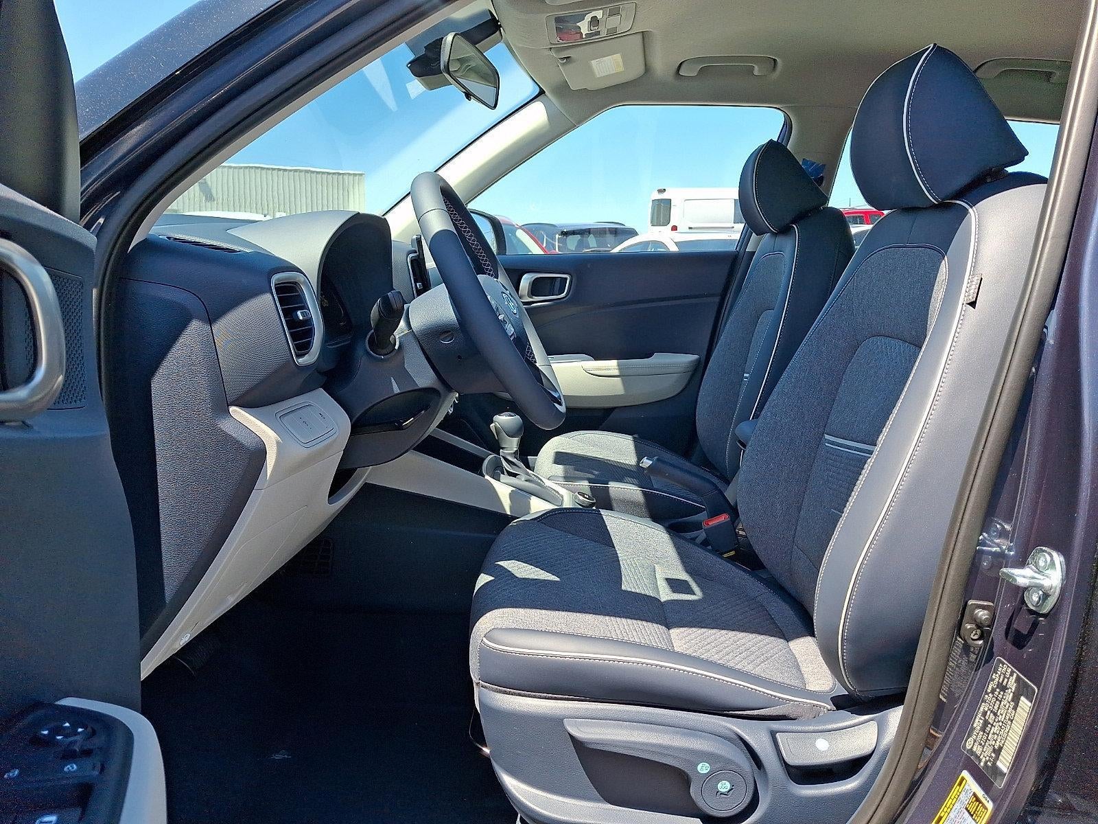 2026 Hyundai VENUE SEL W/Two-Tone Roof