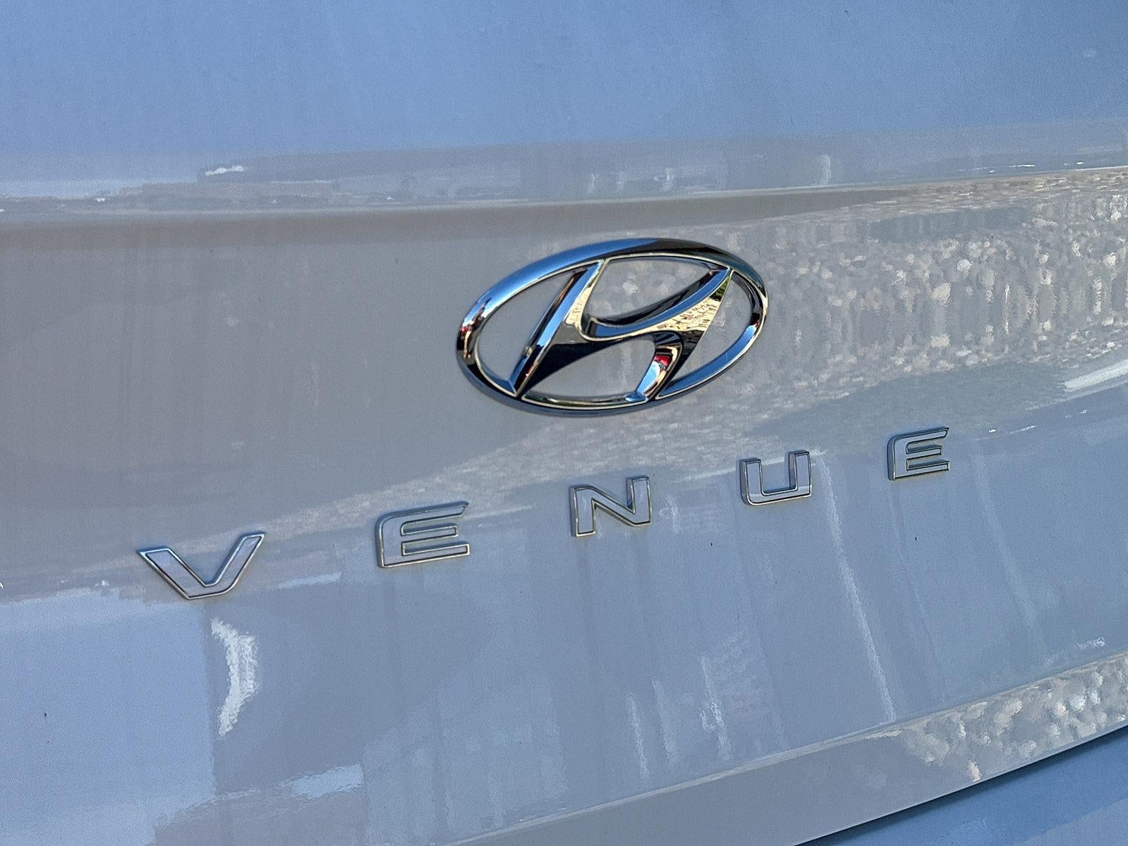2026 Hyundai VENUE SEL W/Two-Tone Roof