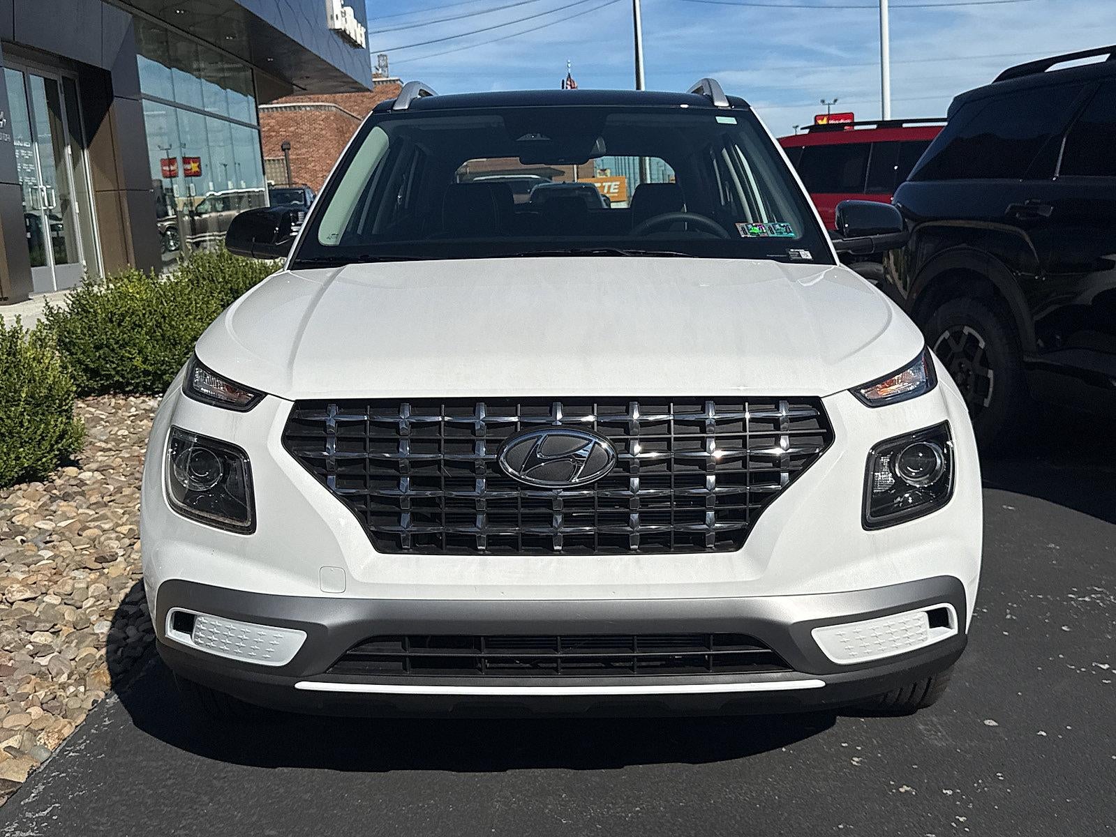 2026 Hyundai VENUE SEL W/Two-Tone Roof