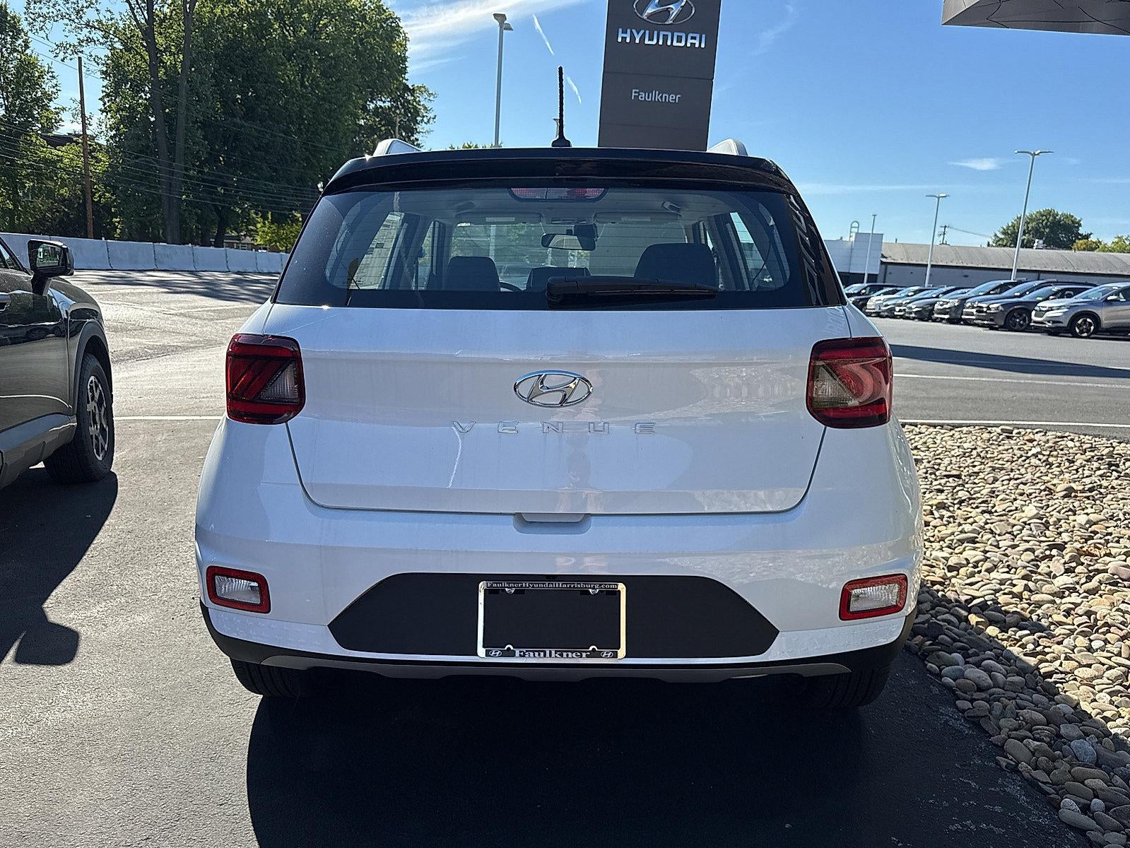 2026 Hyundai VENUE SEL W/Two-Tone Roof