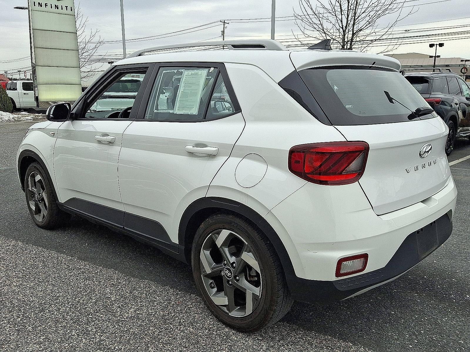 2022 Hyundai VENUE SEL